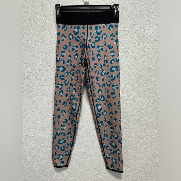 ultracor Pants - NWT Ultracor Legging- Size M- Color: Blue and cream